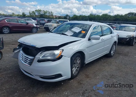 2012 Chrysler 200 Lx z USA, uszkodzony, nr VIN 1C3CCBAB5CN244559